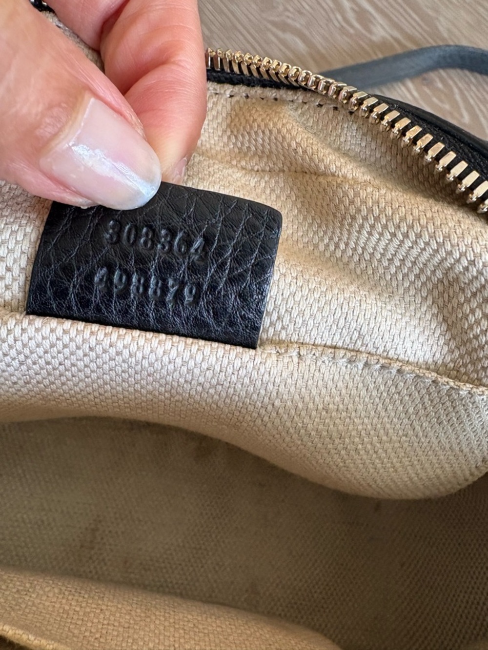 Gucci Black Soho Pebbled Leather Crossbody with Tassel - Picture 6 of 7